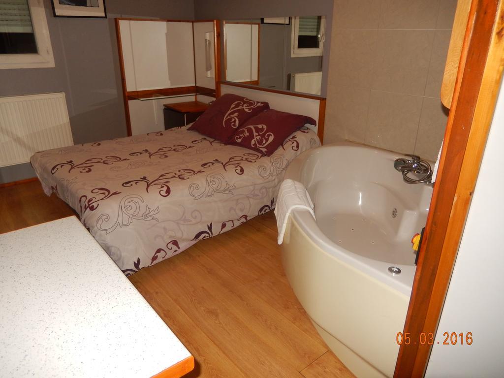Hotel Eco Logis Espace Bellevue Séméac المظهر الخارجي الصورة