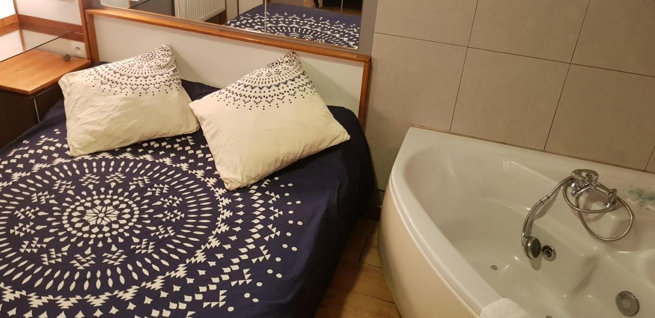 Hotel Eco Logis Espace Bellevue Séméac المظهر الخارجي الصورة
