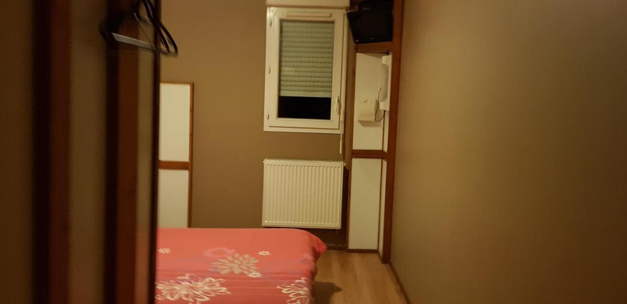 Hotel Eco Logis Espace Bellevue Séméac المظهر الخارجي الصورة