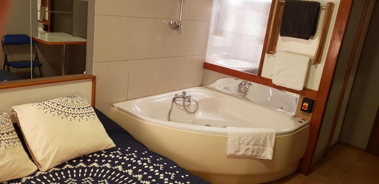 Hotel Eco Logis Espace Bellevue Séméac المظهر الخارجي الصورة